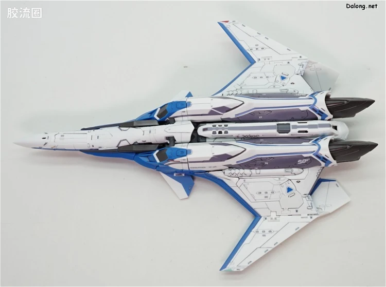 万代超时空要塞系列拼装模型 1比72 VF-31J 齐格弗里德(疾风机) - 图片