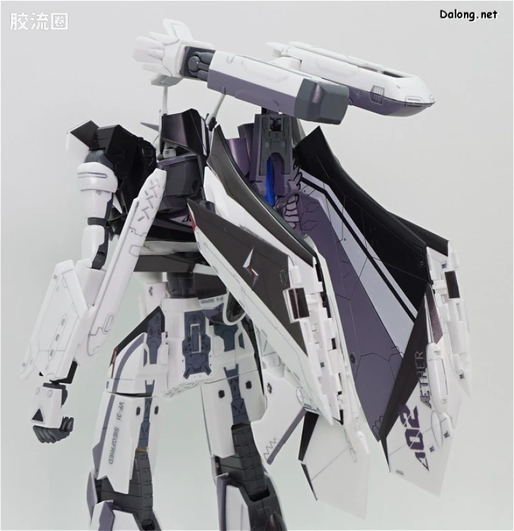 万代超时空要塞系列拼装模型 1比72 VF-31F 齐格菲里德(梅萨·伊雷菲尔特机） - 图片