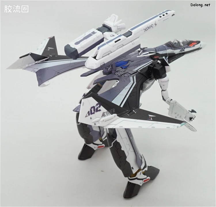 万代超时空要塞系列拼装模型 1比72 VF-31F 齐格菲里德(梅萨·伊雷菲尔特机） - 图片