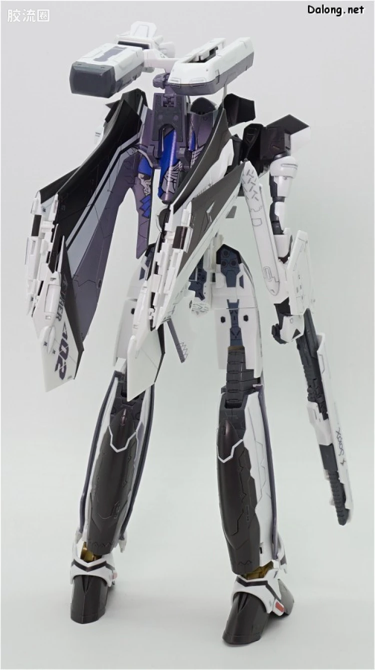 万代超时空要塞系列拼装模型 1比72 VF-31F 齐格菲里德(梅萨·伊雷菲尔特机） - 图片