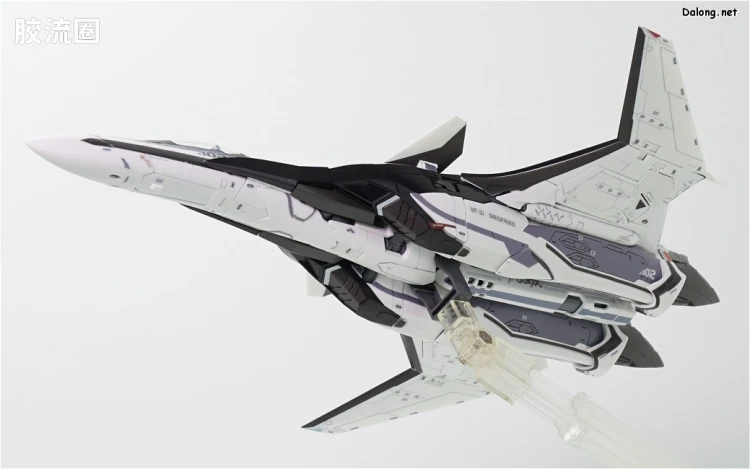 万代超时空要塞系列拼装模型 1比72 VF-31F 齐格菲里德(梅萨·伊雷菲尔特机） - 图片
