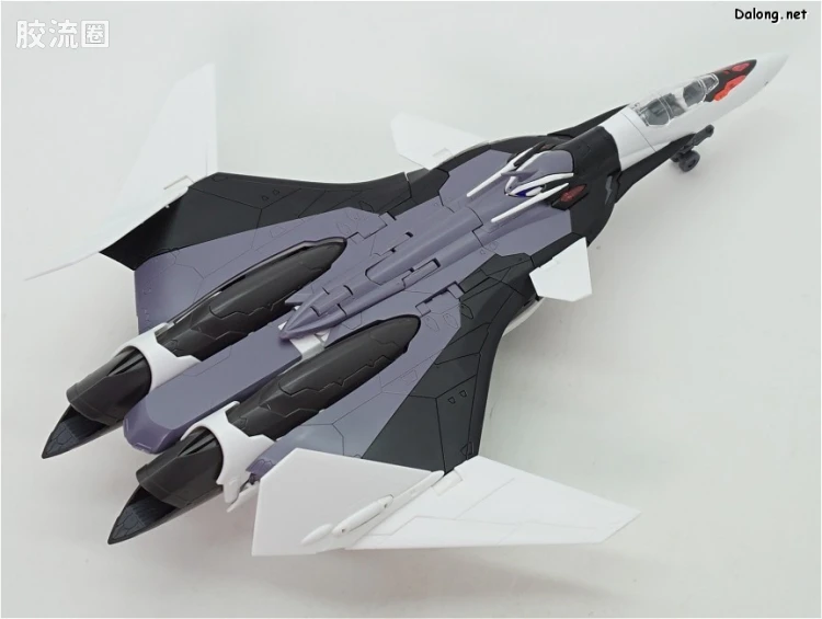 万代超时空要塞系列拼装模型 1比72 VF-31F 齐格菲里德(梅萨·伊雷菲尔特机） - 图片