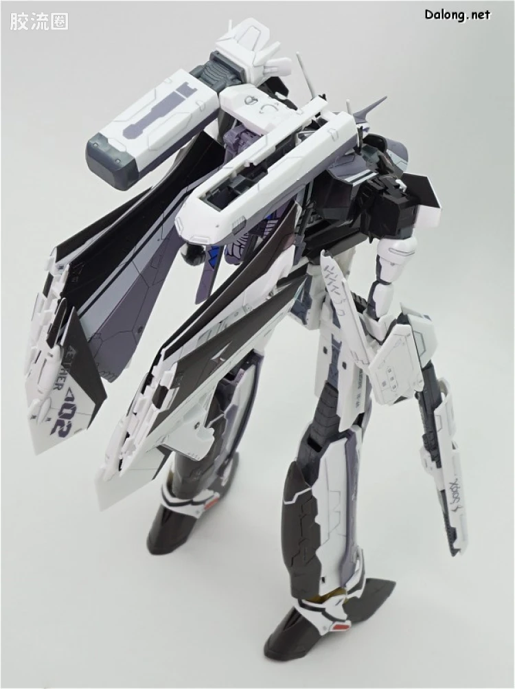 万代超时空要塞系列拼装模型 1比72 VF-31F 齐格菲里德(梅萨·伊雷菲尔特机） - 图片