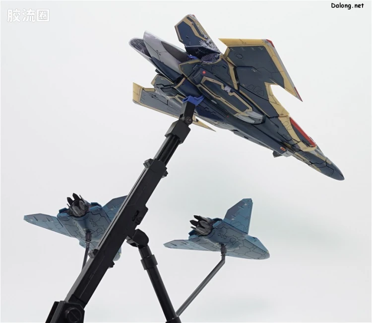 万代超时空要塞系列拼装模型 1比72 Sv-262Hs 龙III(奇斯机) 对应Lil Draken & 脚部Missile Pod - 图片
