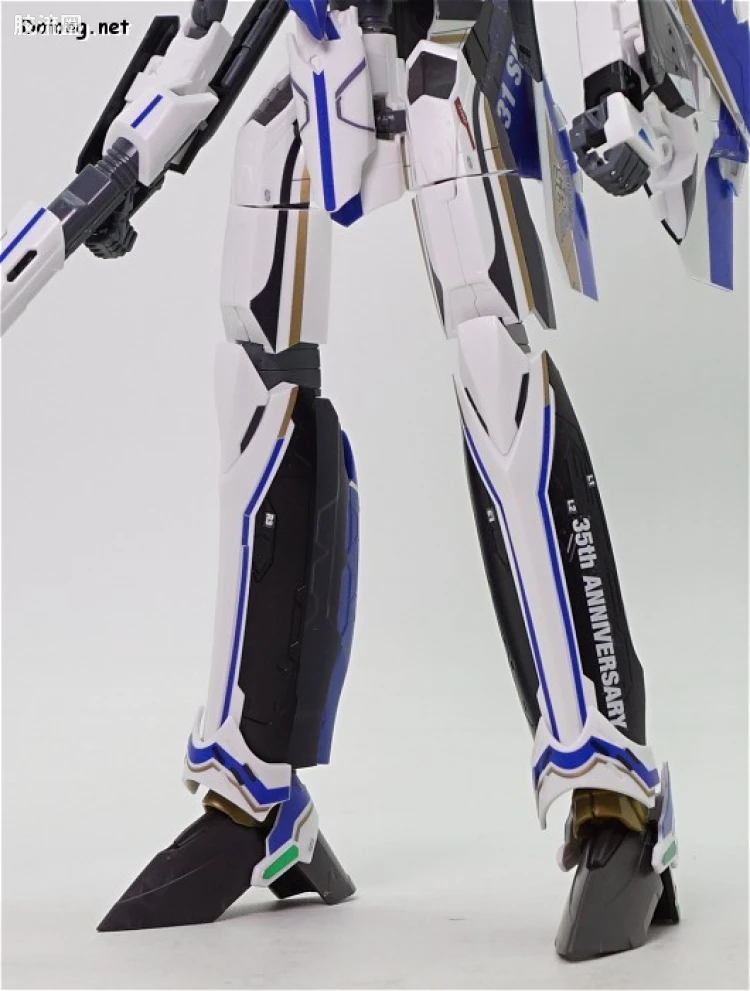 万代超时空要塞系列拼装模型 1比72 VF-31J 35周年涂装版 - 图片