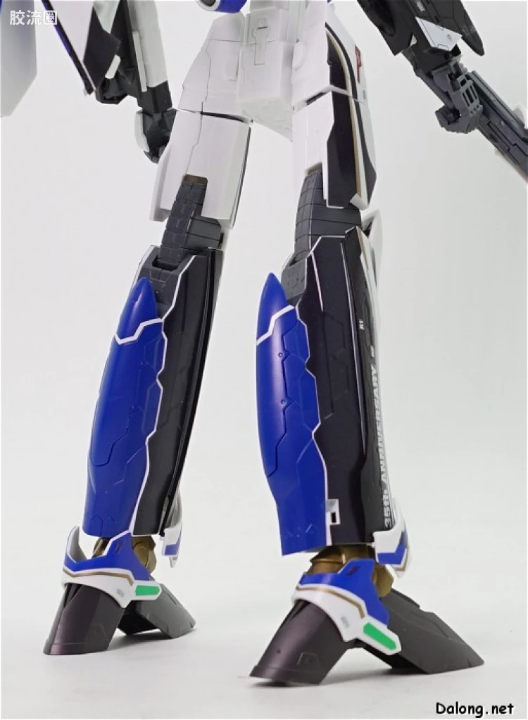万代超时空要塞系列拼装模型 1比72 VF-31J 35周年涂装版 - 图片