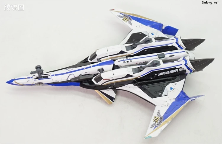 万代超时空要塞系列拼装模型 1比72 VF-31J 35周年涂装版 - 图片
