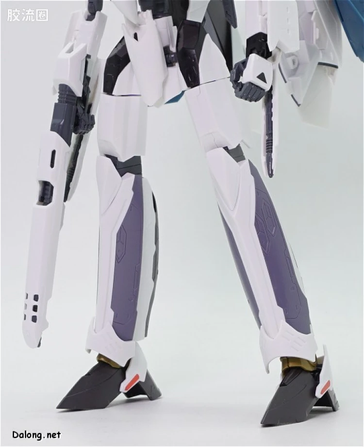 万代超时空要塞系列拼装模型 1比72 VF-31F 齐格飞/Lil Draken装备(疾风·因梅尔曼机) - 图片