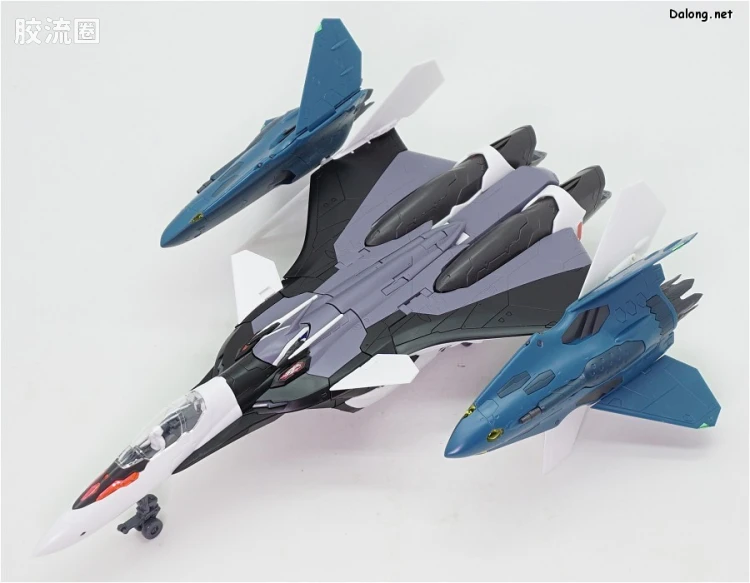 万代超时空要塞系列拼装模型 1比72 VF-31F 齐格飞/Lil Draken装备(疾风·因梅尔曼机) - 图片