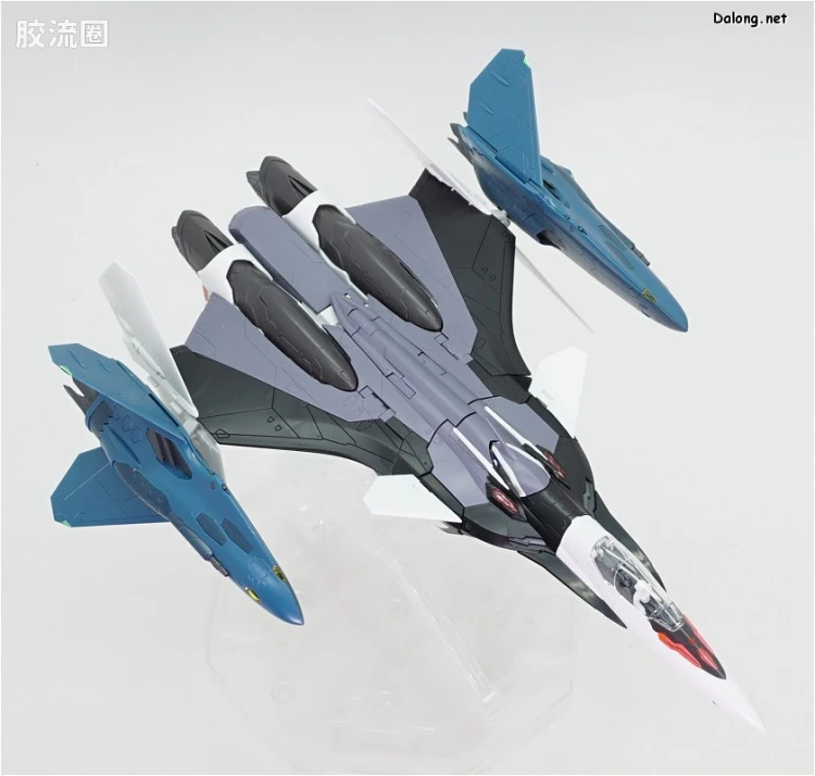 万代超时空要塞系列拼装模型 1比72 VF-31F 齐格飞/Lil Draken装备(疾风·因梅尔曼机) - 图片