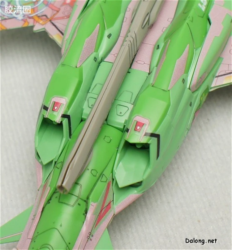 万代超时空要塞系列拼装模型 1比100不可变形 YF-29 兰花李痛机 - 图片