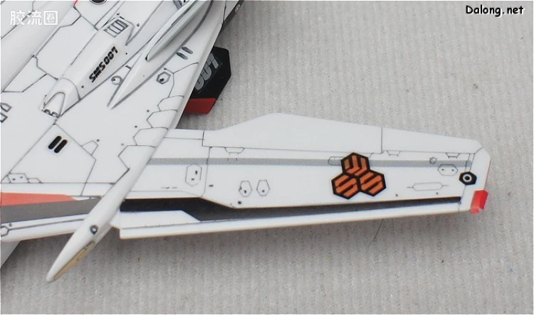 万代超时空要塞系列拼装模型 1比100不可变形 VF-25F 早已女机 - 图片
