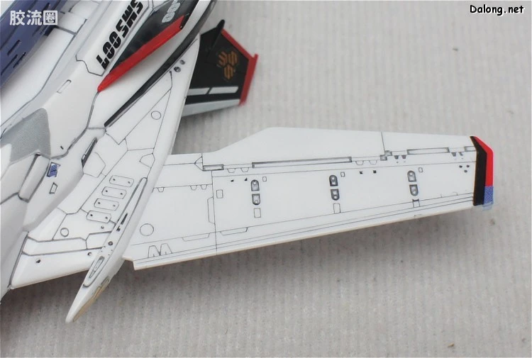 万代超时空要塞系列拼装模型 1比100不可变形 VF-25F 早已女机 - 图片