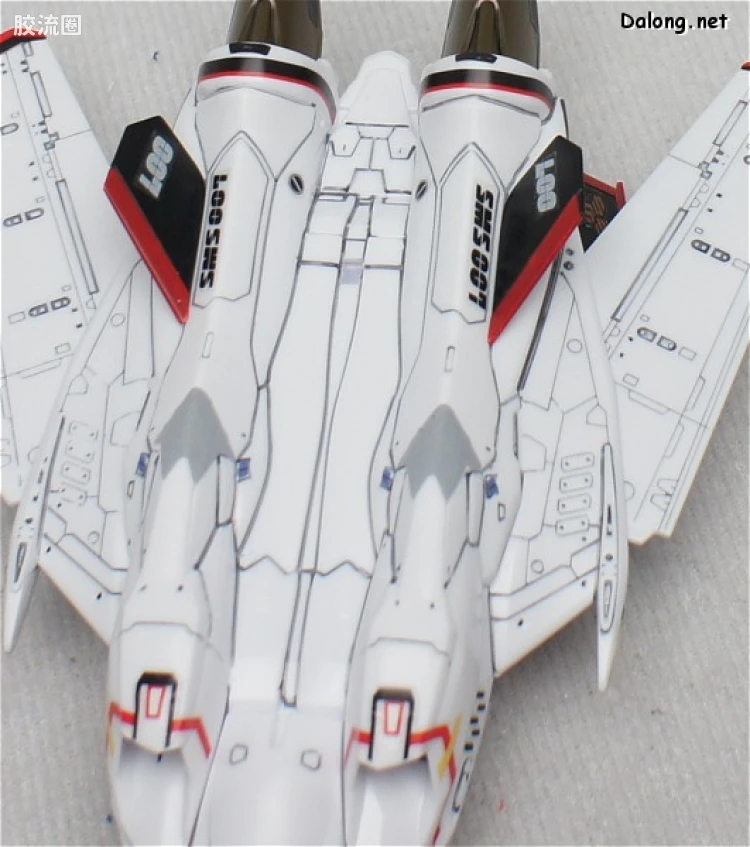 万代超时空要塞系列拼装模型 1比100不可变形 VF-25F 早已女机 - 图片