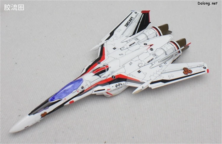 万代超时空要塞系列拼装模型 1比100不可变形 VF-25F 早已女机 - 图片