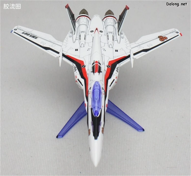 万代超时空要塞系列拼装模型 1比100不可变形 VF-25F 早已女机 - 图片