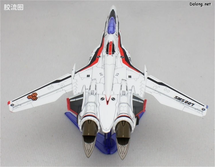 万代超时空要塞系列拼装模型 1比100不可变形 VF-25F 早已女机 - 图片