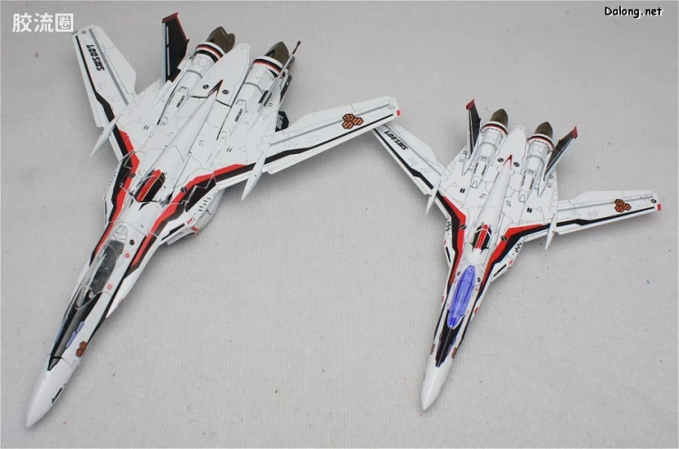 万代超时空要塞系列拼装模型 1比100不可变形 VF-25F 早已女机 - 图片