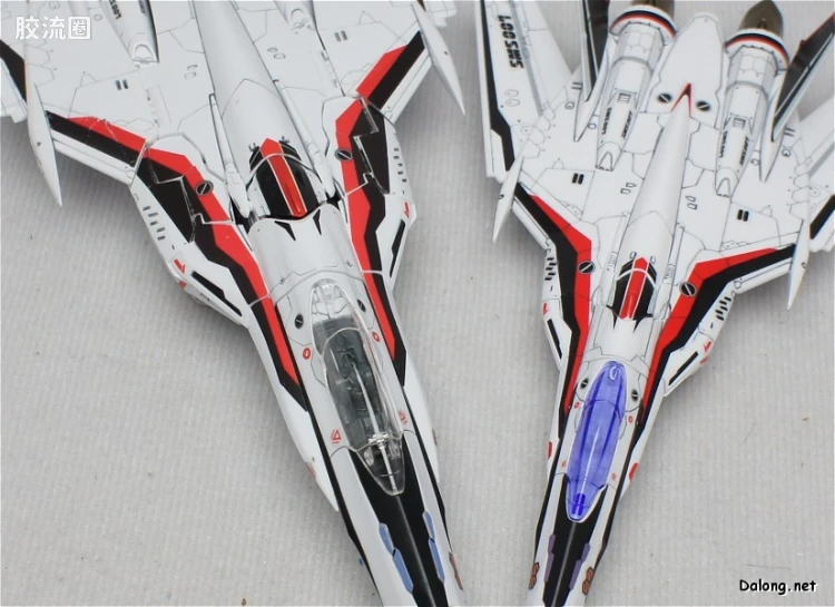 万代超时空要塞系列拼装模型 1比100不可变形 VF-25F 早已女机 - 图片