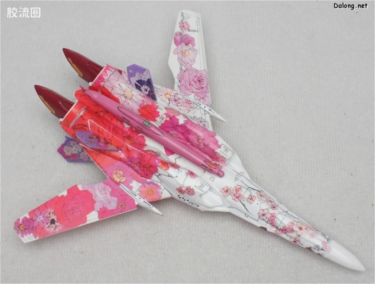 万代超时空要塞系列拼装模型 1比100不可变形 VF-25 雪露痛机 - 图片