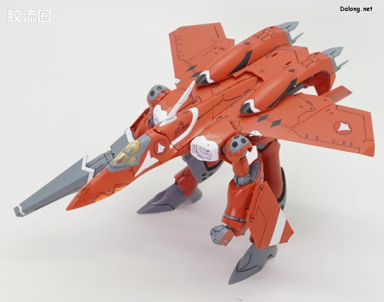 万代超时空要塞系列拼装模型 HG 1/100系列 雨燕II(米莉亚·法莉娜·吉纳斯机) - 图片