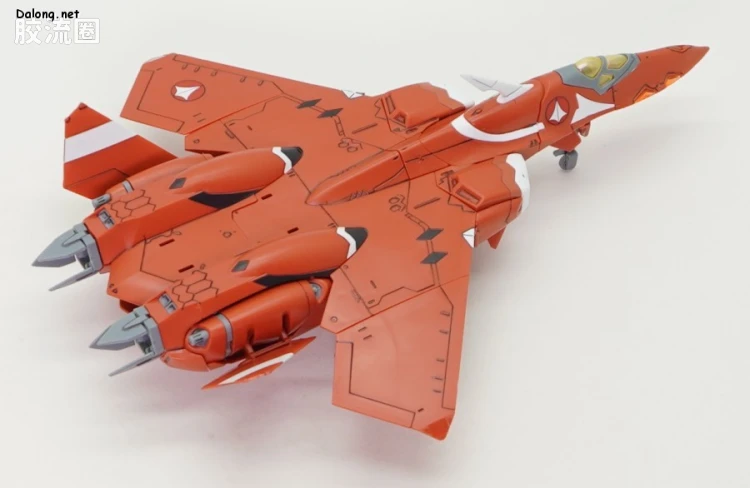 万代超时空要塞系列拼装模型 HG 1/100系列 雨燕II(米莉亚·法莉娜·吉纳斯机) - 图片
