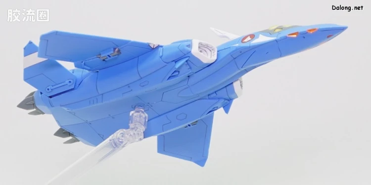 万代超时空要塞系列拼装模型 HG 1/100系列 雨燕II(麦克斯米利安·吉纳斯机) - 图片