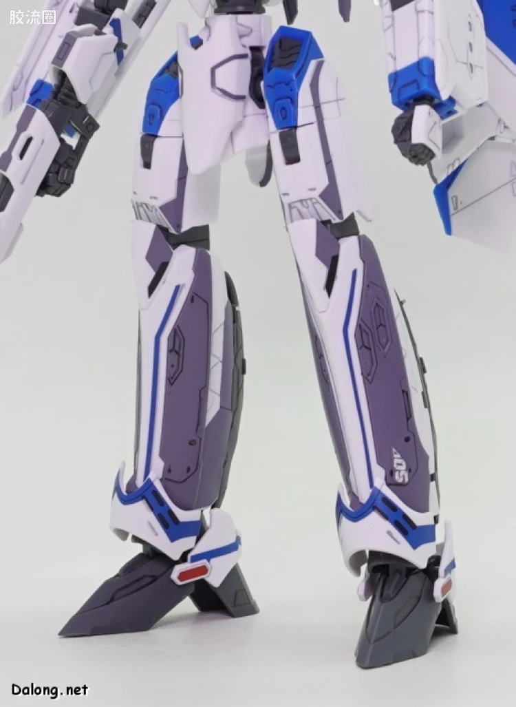 万代超时空要塞系列拼装模型 HG 1/100系列 VF-31J 齐格飞(疾风·因梅尔曼机) - 图片