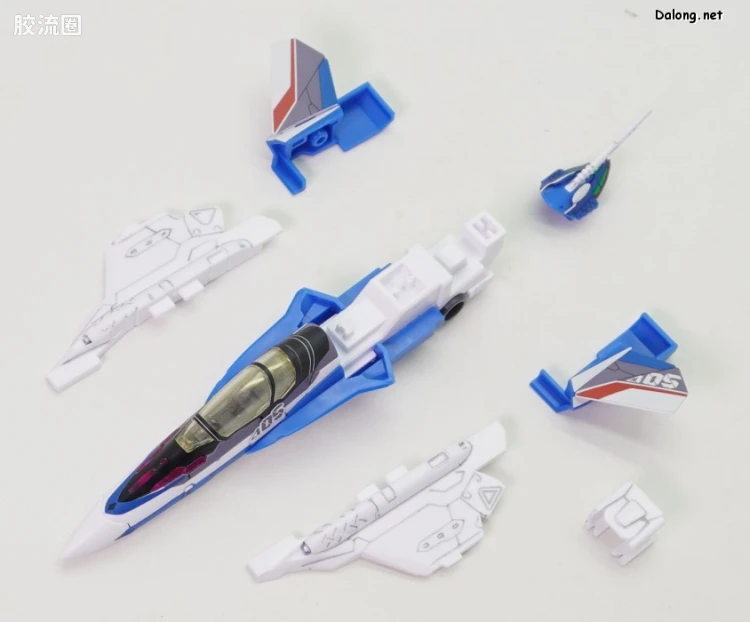 万代超时空要塞系列拼装模型 HG 1/100系列 VF-31J 齐格飞(疾风·因梅尔曼机) - 图片