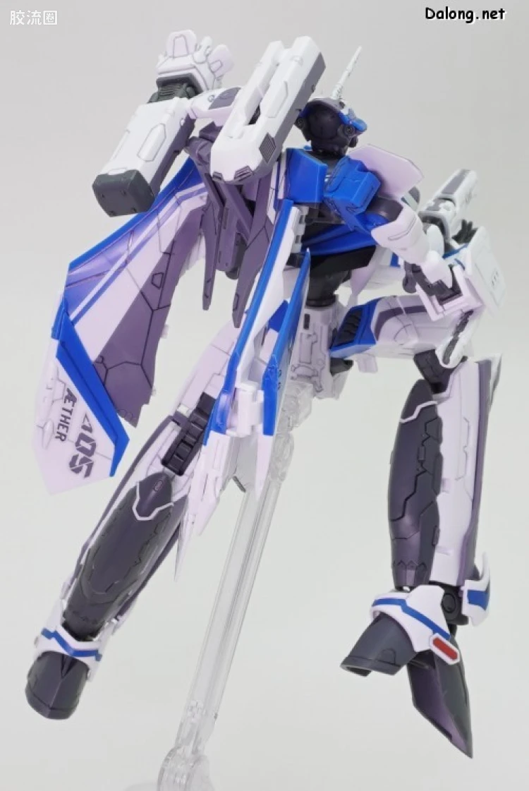 万代超时空要塞系列拼装模型 HG 1/100系列 VF-31J 齐格飞(疾风·因梅尔曼机) - 图片