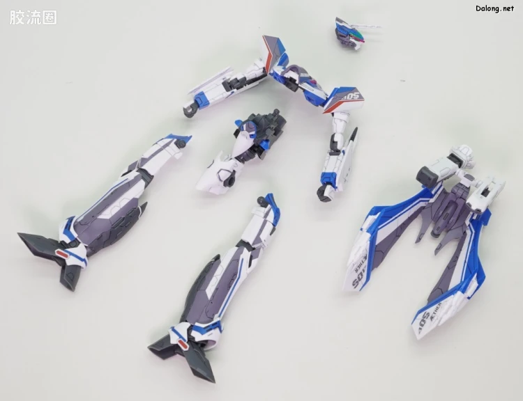 万代超时空要塞系列拼装模型 HG 1/100系列 VF-31J 齐格飞(疾风·因梅尔曼机) - 图片