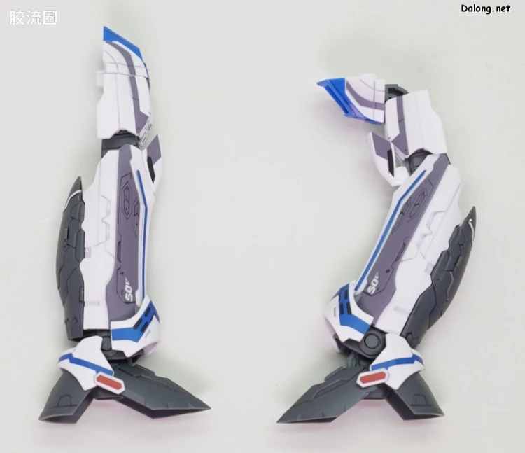 万代超时空要塞系列拼装模型 HG 1/100系列 VF-31J 齐格飞(疾风·因梅尔曼机) - 图片