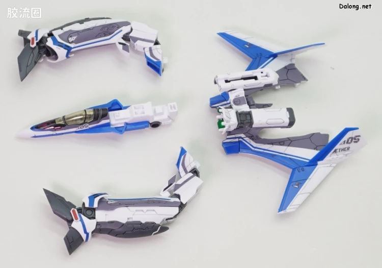 万代超时空要塞系列拼装模型 HG 1/100系列 VF-31J 齐格飞(疾风·因梅尔曼机) - 图片