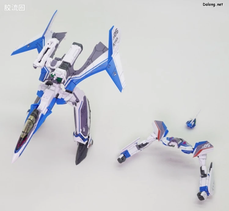 万代超时空要塞系列拼装模型 HG 1/100系列 VF-31J 齐格飞(疾风·因梅尔曼机) - 图片