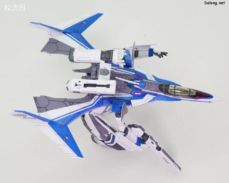 万代超时空要塞系列拼装模型 HG 1/100系列 VF-31J 齐格飞(疾风·因梅尔曼机) - 图片