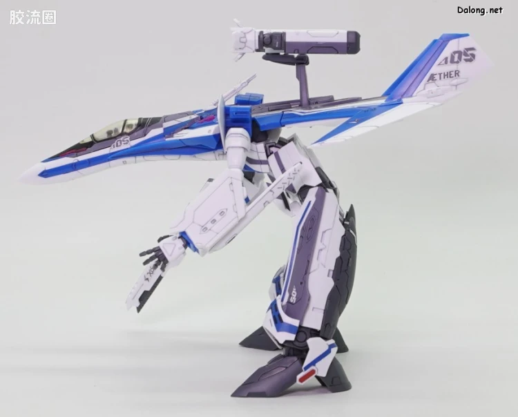 万代超时空要塞系列拼装模型 HG 1/100系列 VF-31J 齐格飞(疾风·因梅尔曼机) - 图片