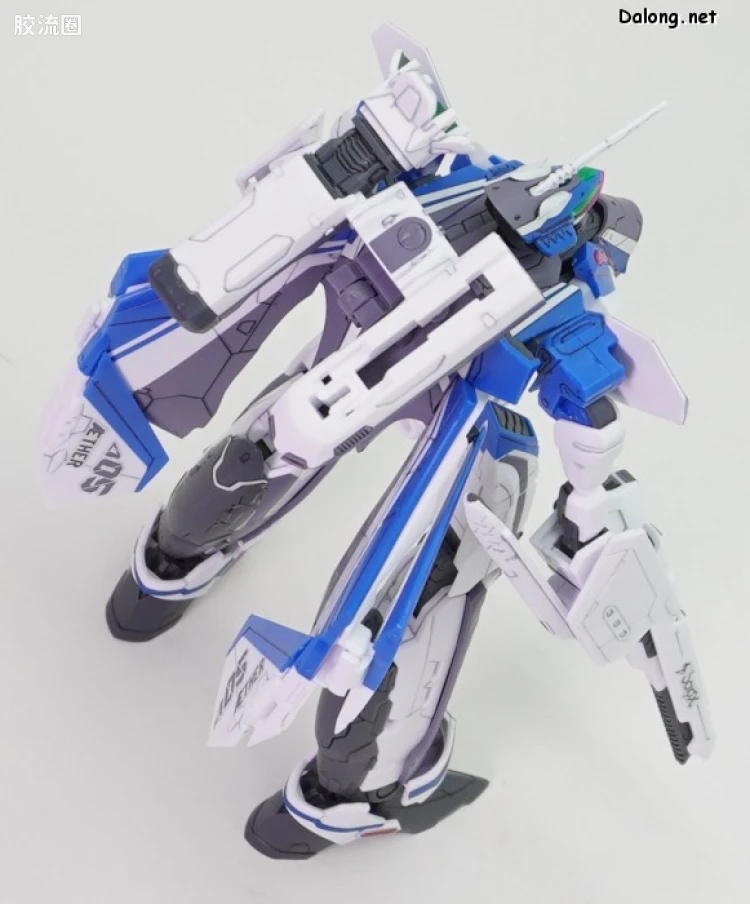 万代超时空要塞系列拼装模型 HG 1/100系列 VF-31J 齐格飞(疾风·因梅尔曼机) - 图片