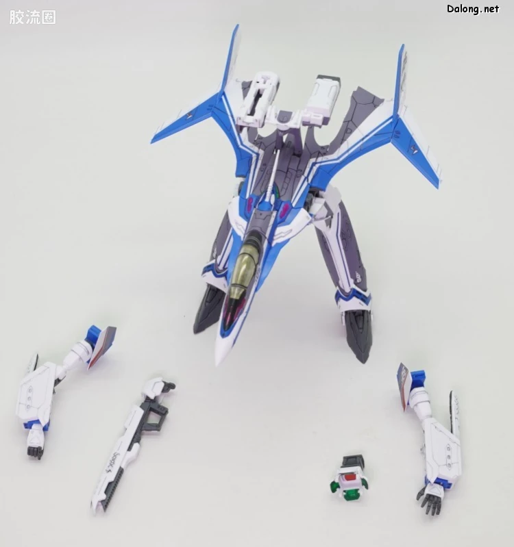 万代超时空要塞系列拼装模型 HG 1/100系列 VF-31J 齐格飞(疾风·因梅尔曼机) - 图片
