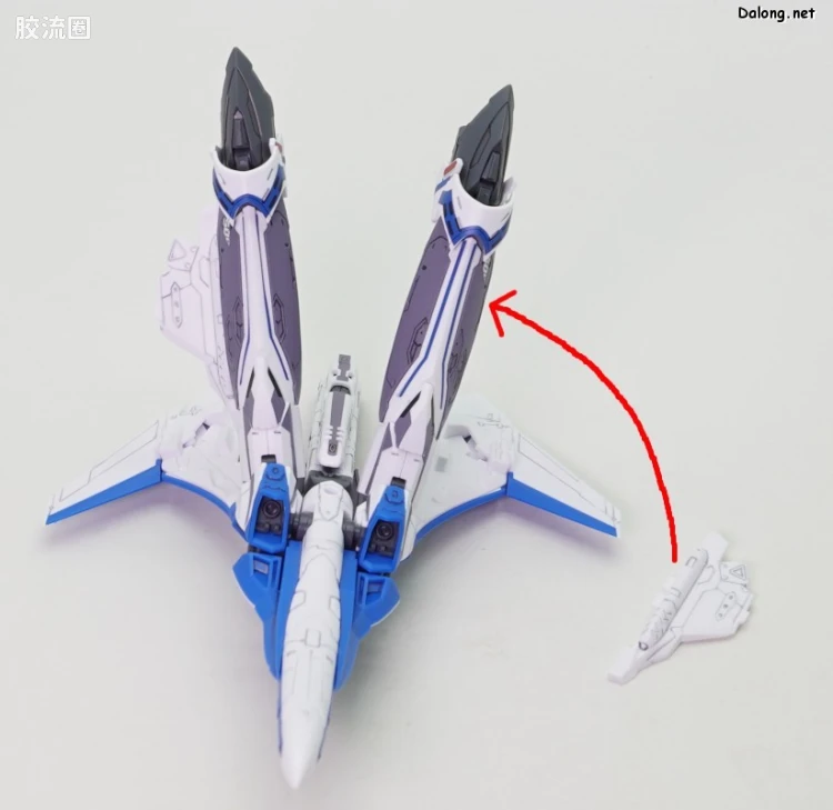 万代超时空要塞系列拼装模型 HG 1/100系列 VF-31J 齐格飞(疾风·因梅尔曼机) - 图片
