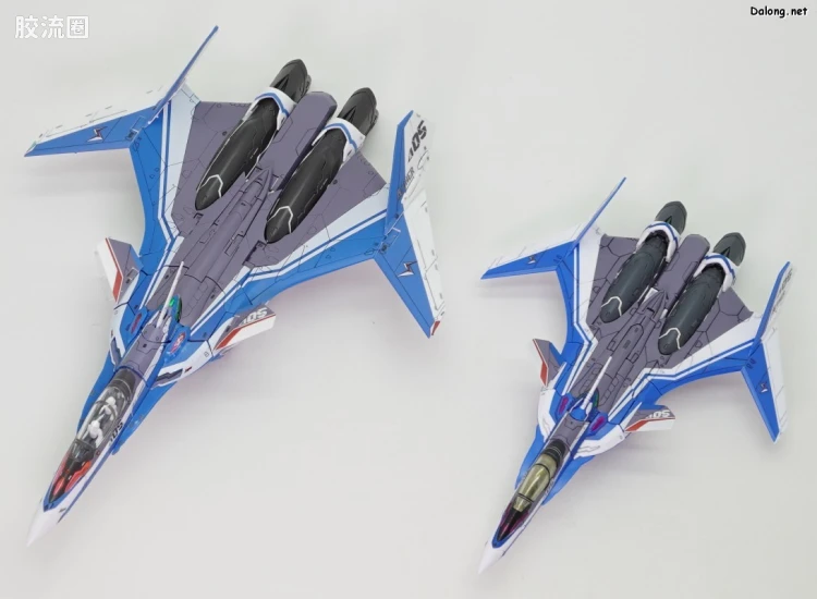 万代超时空要塞系列拼装模型 HG 1/100系列 VF-31J 齐格飞(疾风·因梅尔曼机) - 图片