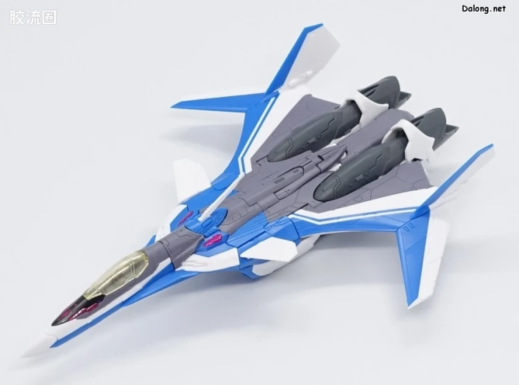 万代超时空要塞系列拼装模型 HG 1/100系列 VF-31J 齐格飞(疾风·因梅尔曼机) - 图片