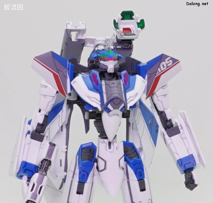 万代超时空要塞系列拼装模型 HG 1/100系列 VF-31J 齐格飞(疾风·因梅尔曼机) - 图片