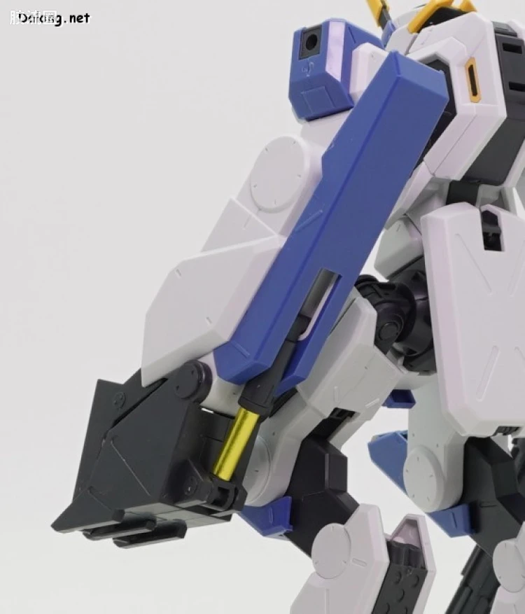 万代综合拼装模型系列 HG 境界战机 HG 境界战机 MAILeS 白稚 钩爪钻头装备 - 图片