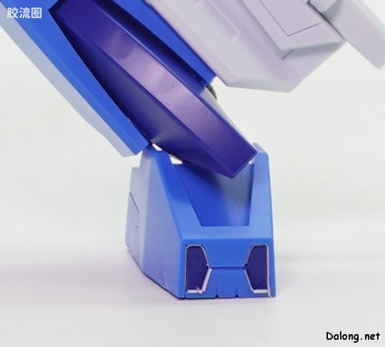 万代综合拼装模型系列 战斗机甲萨芬格尔 HG 1/144 萨芬格尔 - 图片