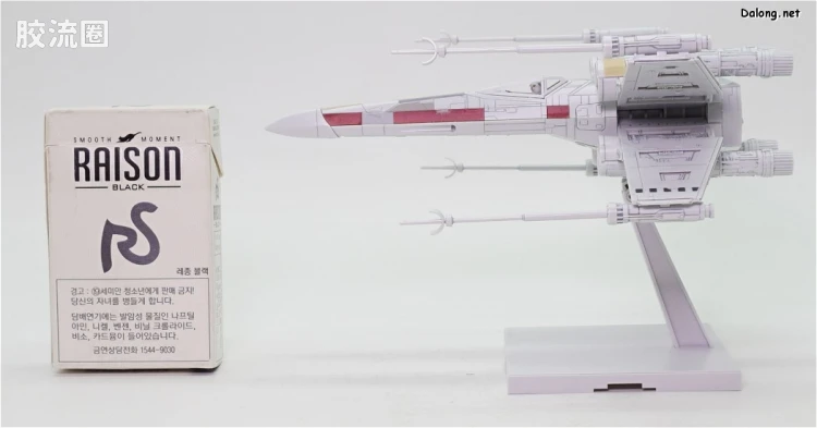 万代 星球大战系列拼装模型 载具系列 1/72 X翼星际战斗机 红色5号 - 图片