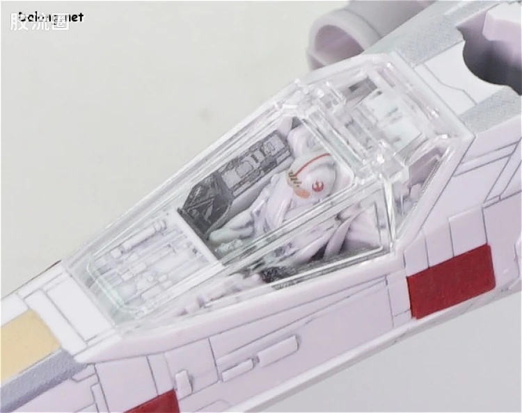 万代 星球大战系列拼装模型 载具系列 1/72 X翼星际战斗机 红色5号 - 图片