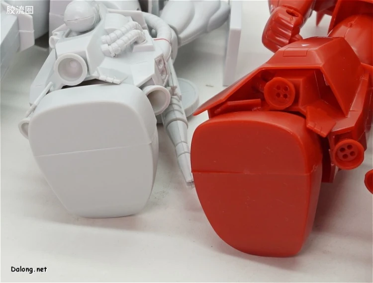 机动战士变体 高达MSV 拼装模型 1/100 33 MS-06R-2 高机动型扎古Ⅱ[强尼·莱丁专用机] - 图片