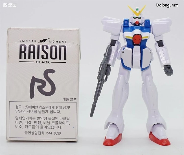 机动战士V高达拼装模型 1/144 01 LM312V04 V高达 - 图片