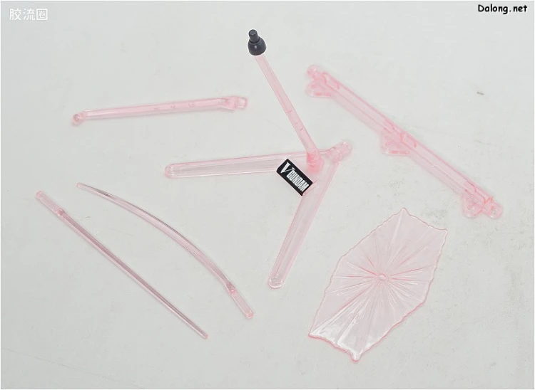 机动战士V高达拼装模型 1/144 01 LM312V04 V高达 - 图片