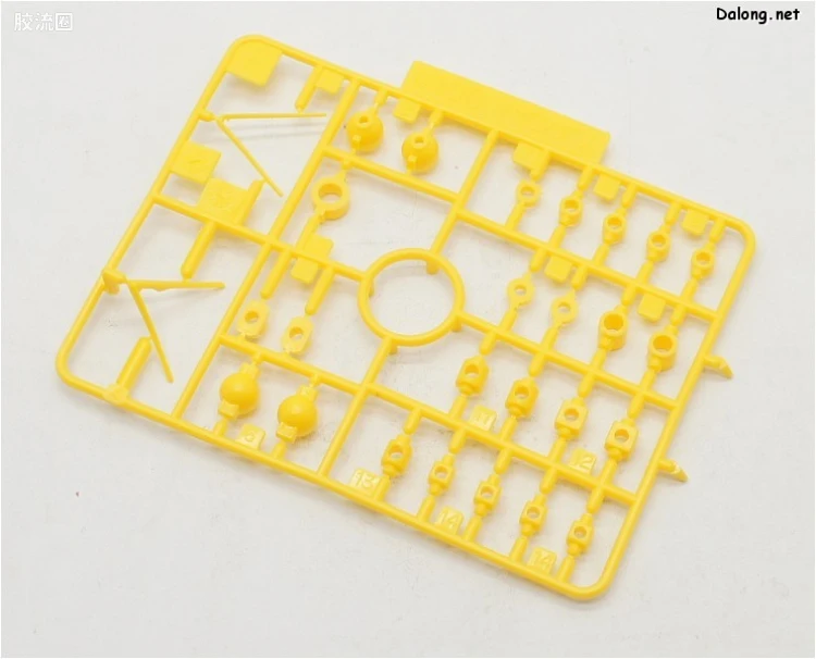 机动战士V高达拼装模型 HG 1/100 01 LM312V04 V高达 - 图片